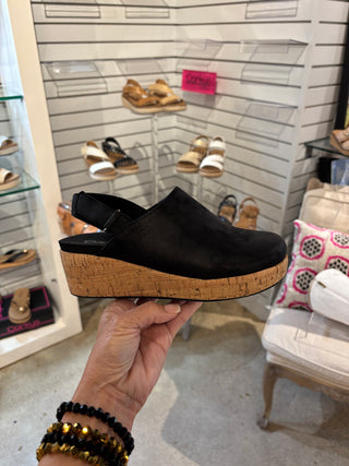 Low Temps in Black by Corkys