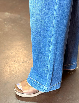 Weekend Favorite Boyfriend Jeans