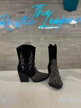 Very G LUX Black Boot