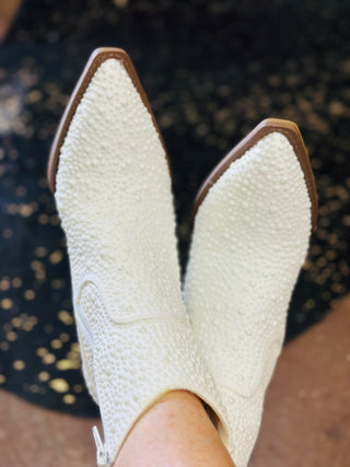 Very G Kady Pearl Bootie - White